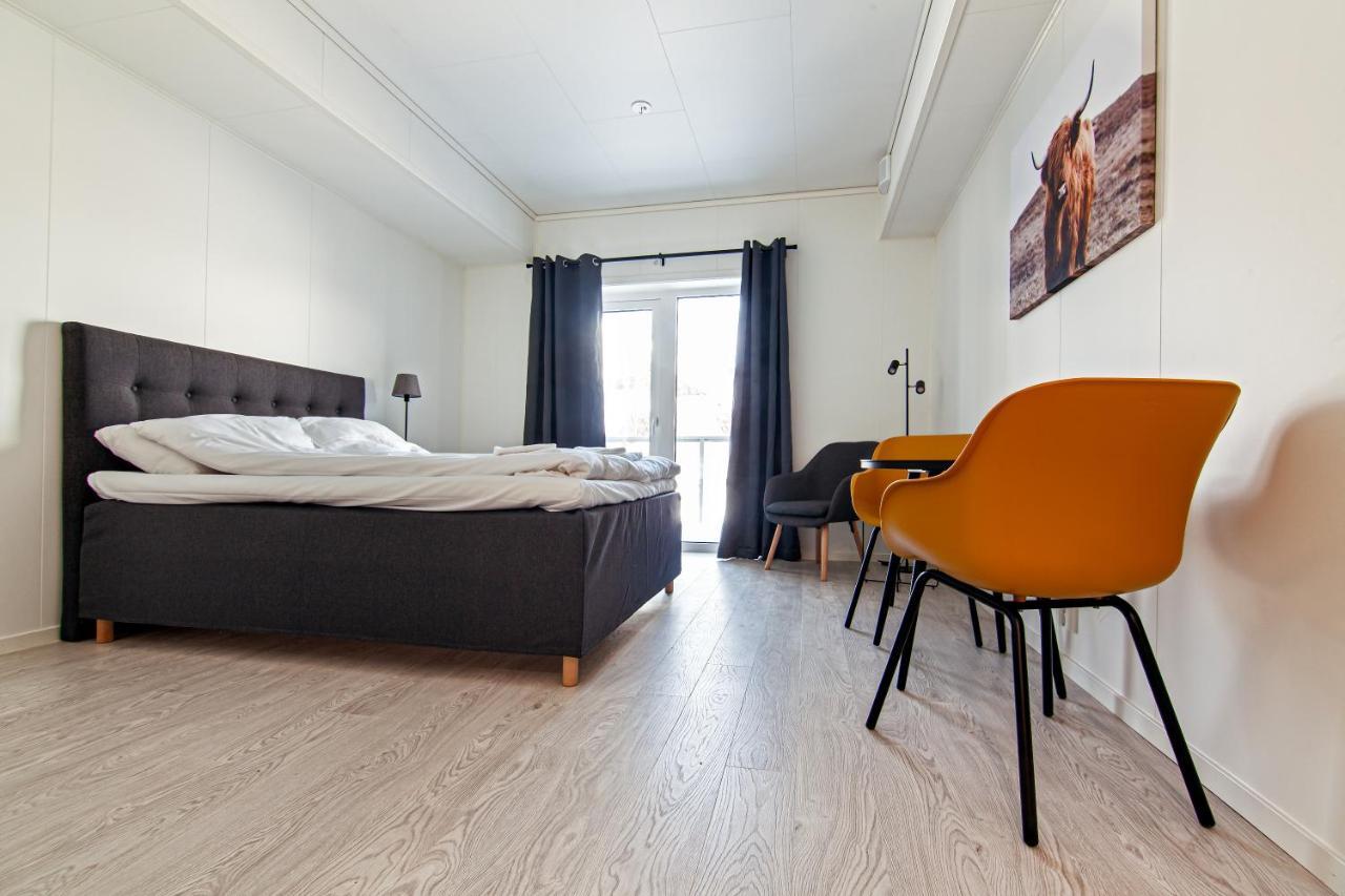 Stylish And Serviced Studio Apartment In Lofoten Svolvær Esterno foto
